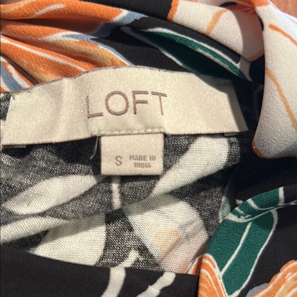 Loft Black and Coral Floral Sleeveless Top Size Small - Picture 8 of 9